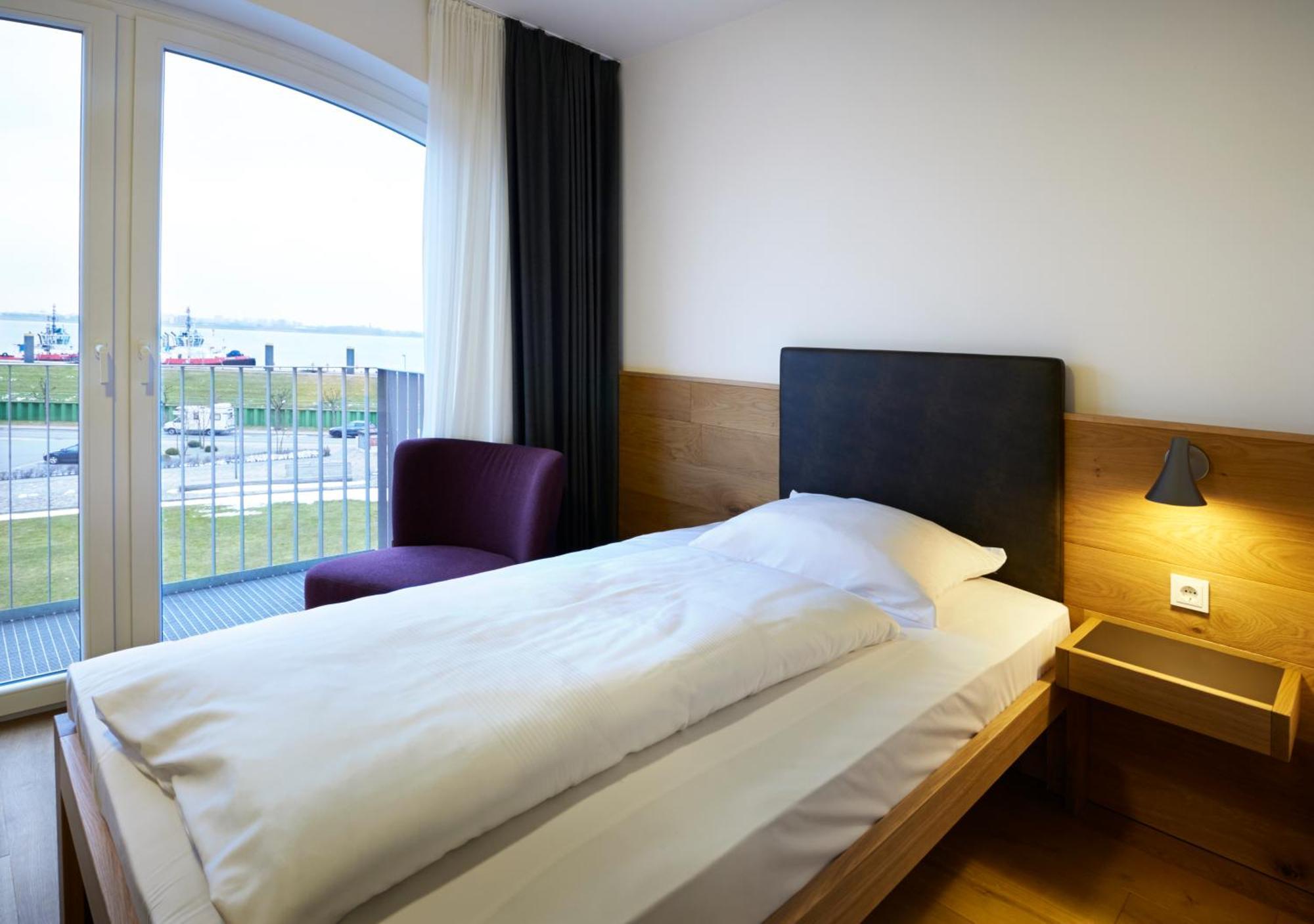 Im-Jaich Hotel Бремерхавен Екстериор снимка
